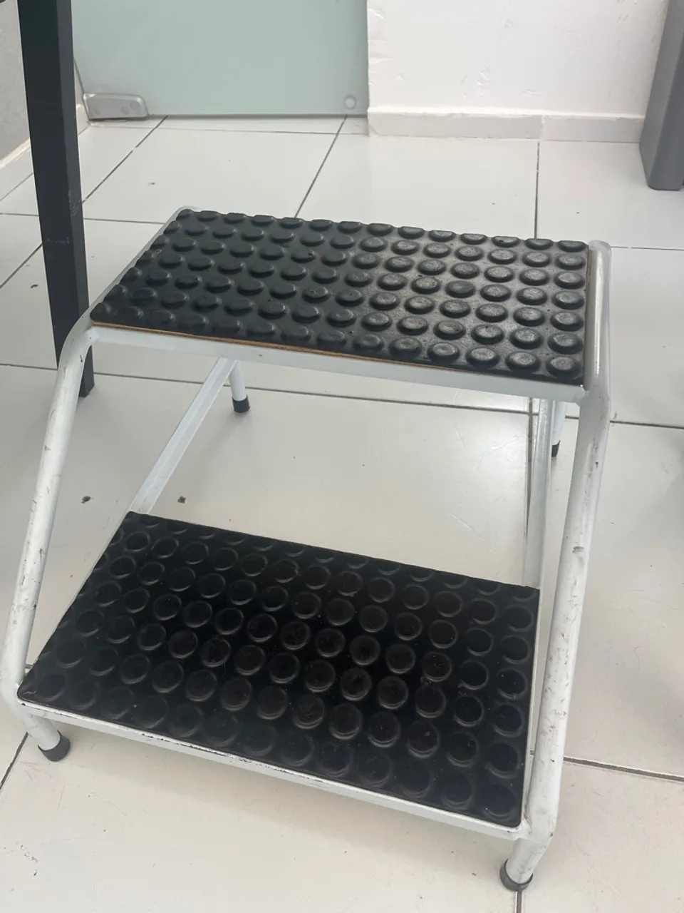 Banquinho para consultório ou clínica