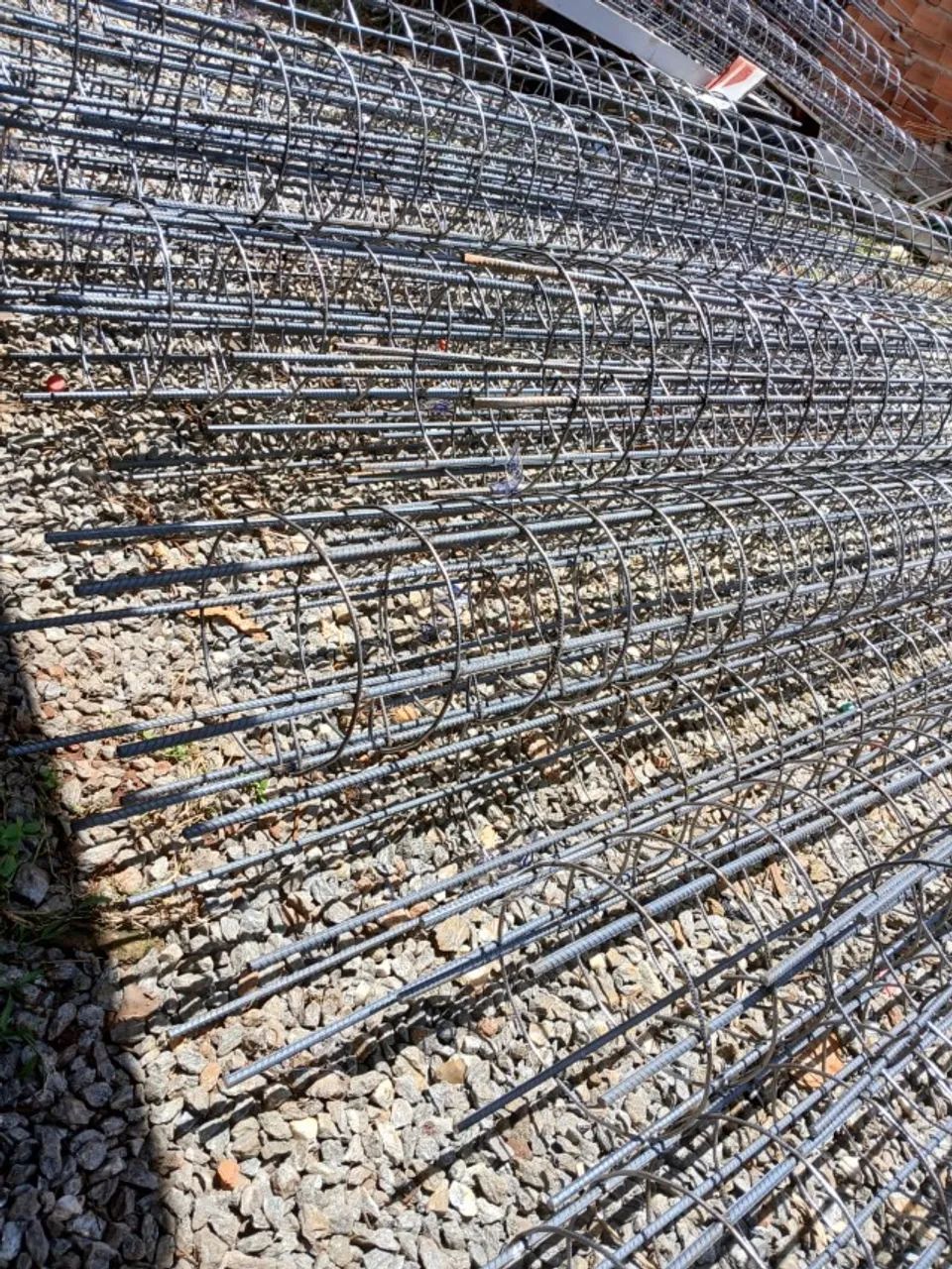 Estaca de ferro com 25 cm diâmetro com 5 ferro 8.0 mm, 2mts  - Foto 3
