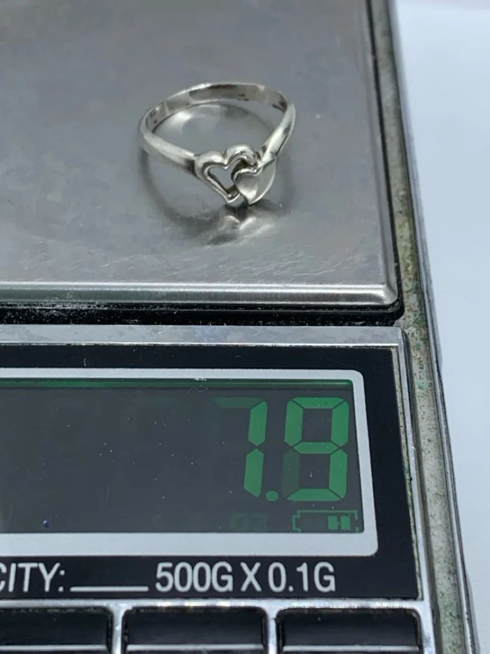 lindo anel de prata com corações - Foto 2