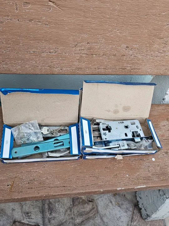 Locks and Hinges for Doors and Windows64319185112577120