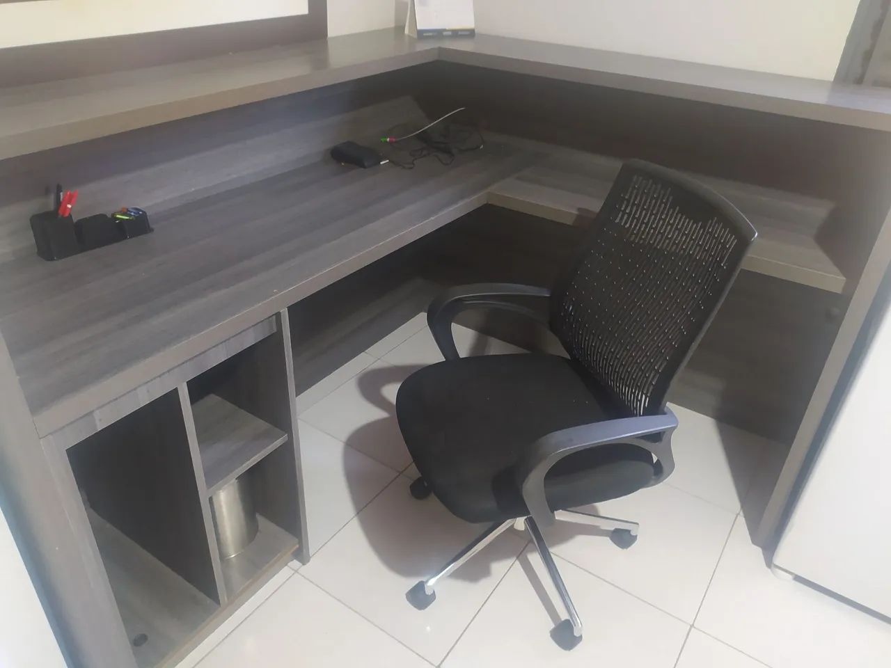 Office counter, snack bar counter, cash register counter, etc...