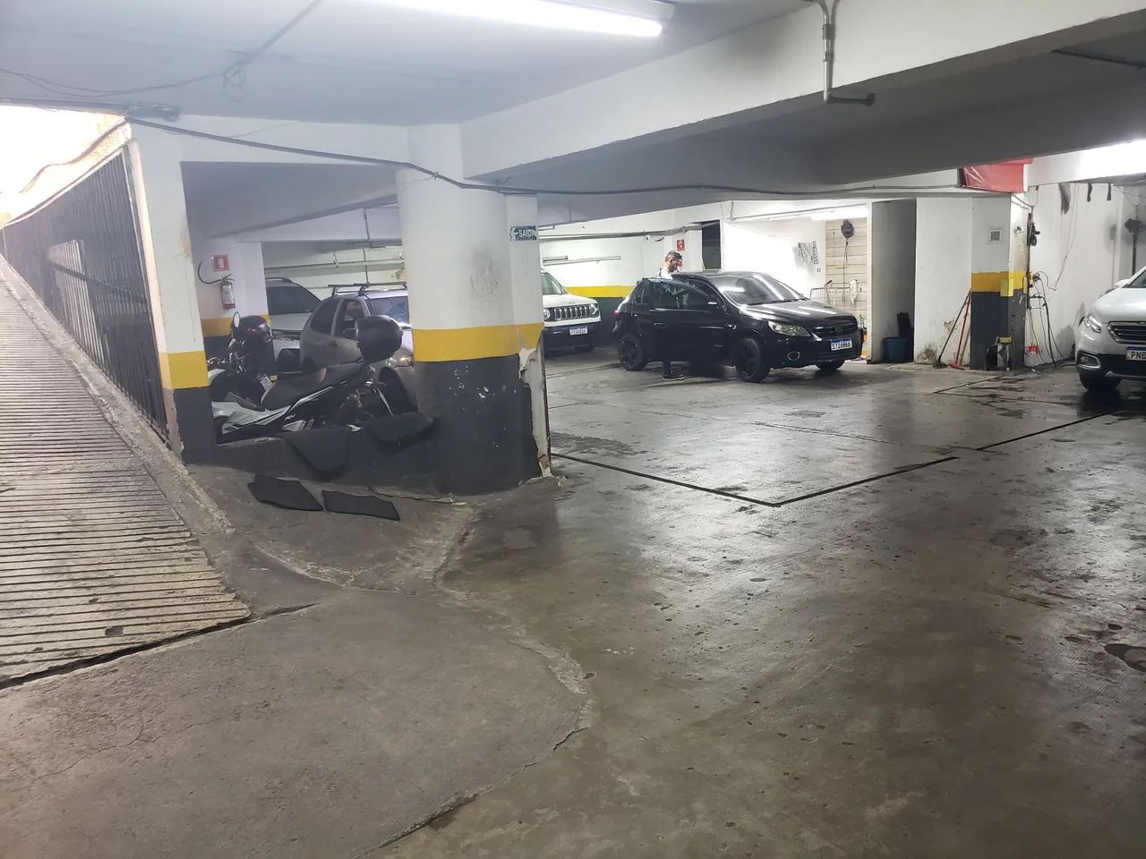 ESTACIONAMENTO CENTRO - SANTA EFIGENIA  R$ 120 mil