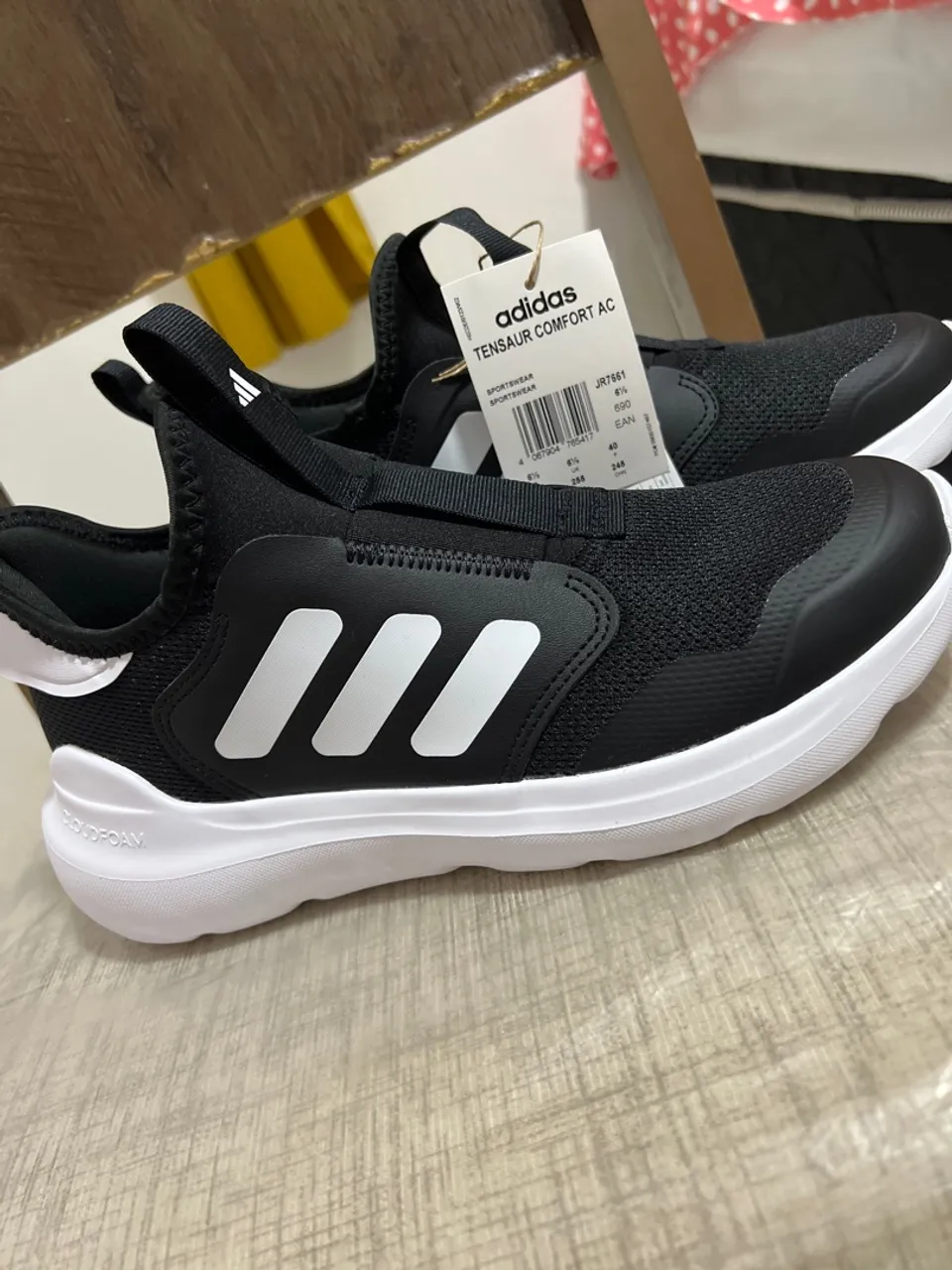 Tênis Adidas Tensaur Comfort AC - Preto e Branco