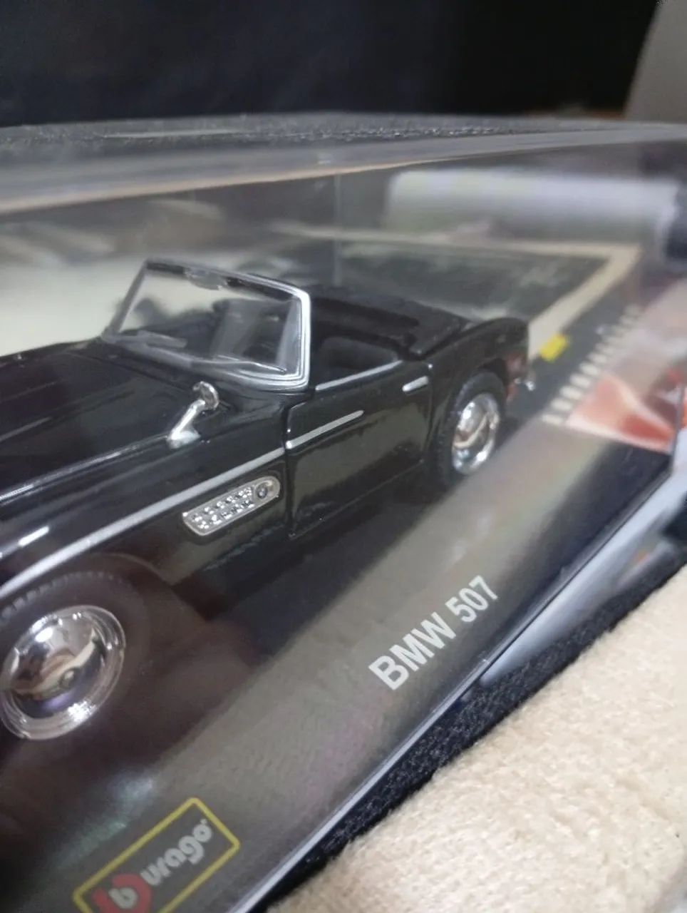 Miniatura BMW 507 em escala 1/43 - Foto 4