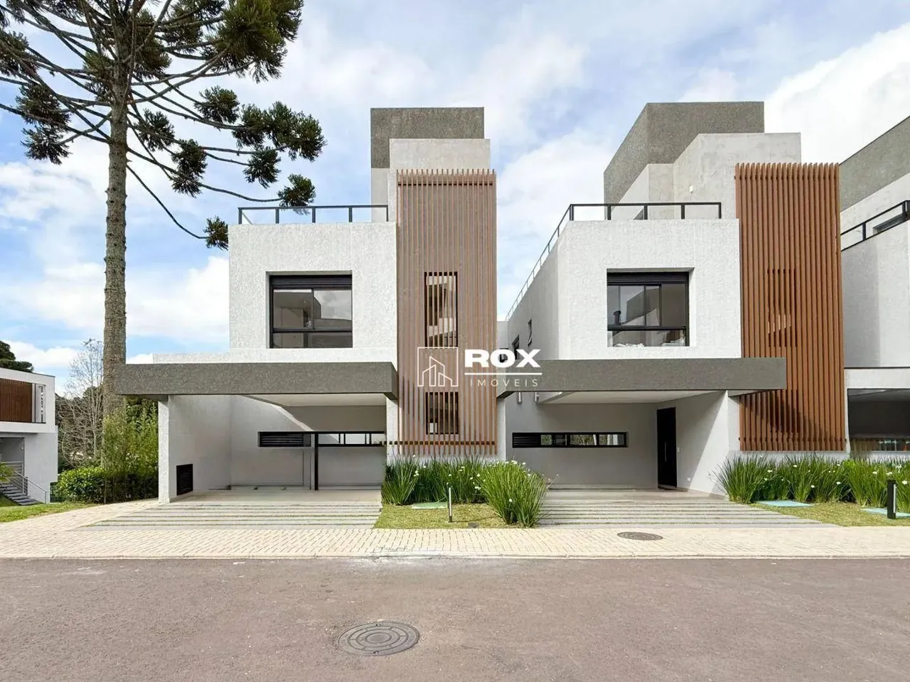 Casa em condomínio para alugar, Primeira Locação, Santa Felicidade - Curitiba, Paraná.
