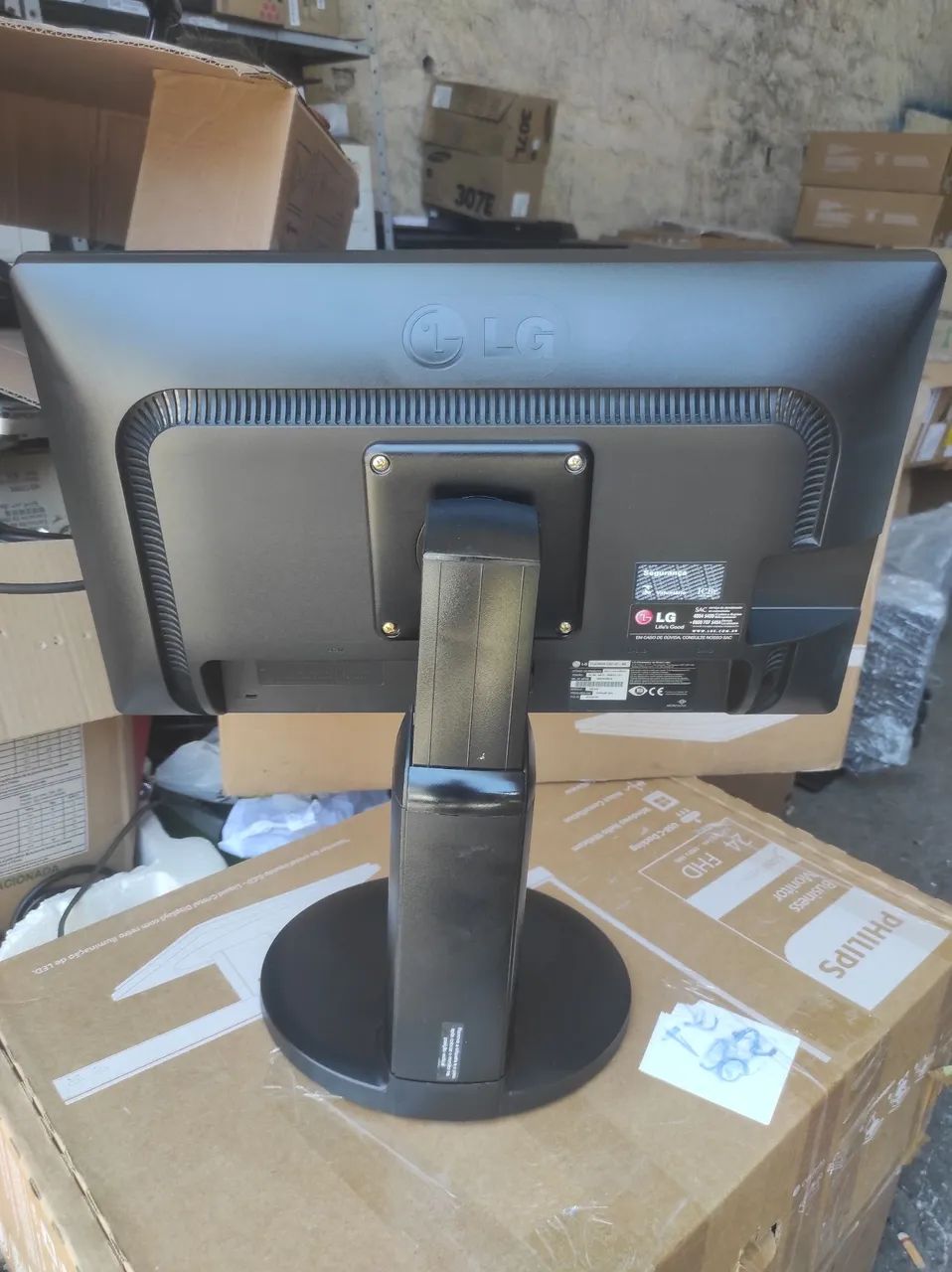 Monitores LG 20 polegadas impecável giratório  - Foto 3