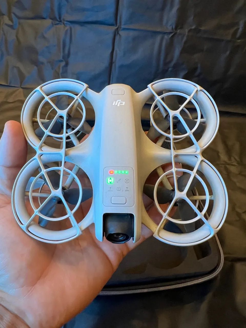 Drone DJI Neo | 3 Baterias, HUB de carregamento, Controle e Hélices reserva | Novo |  - Foto 5