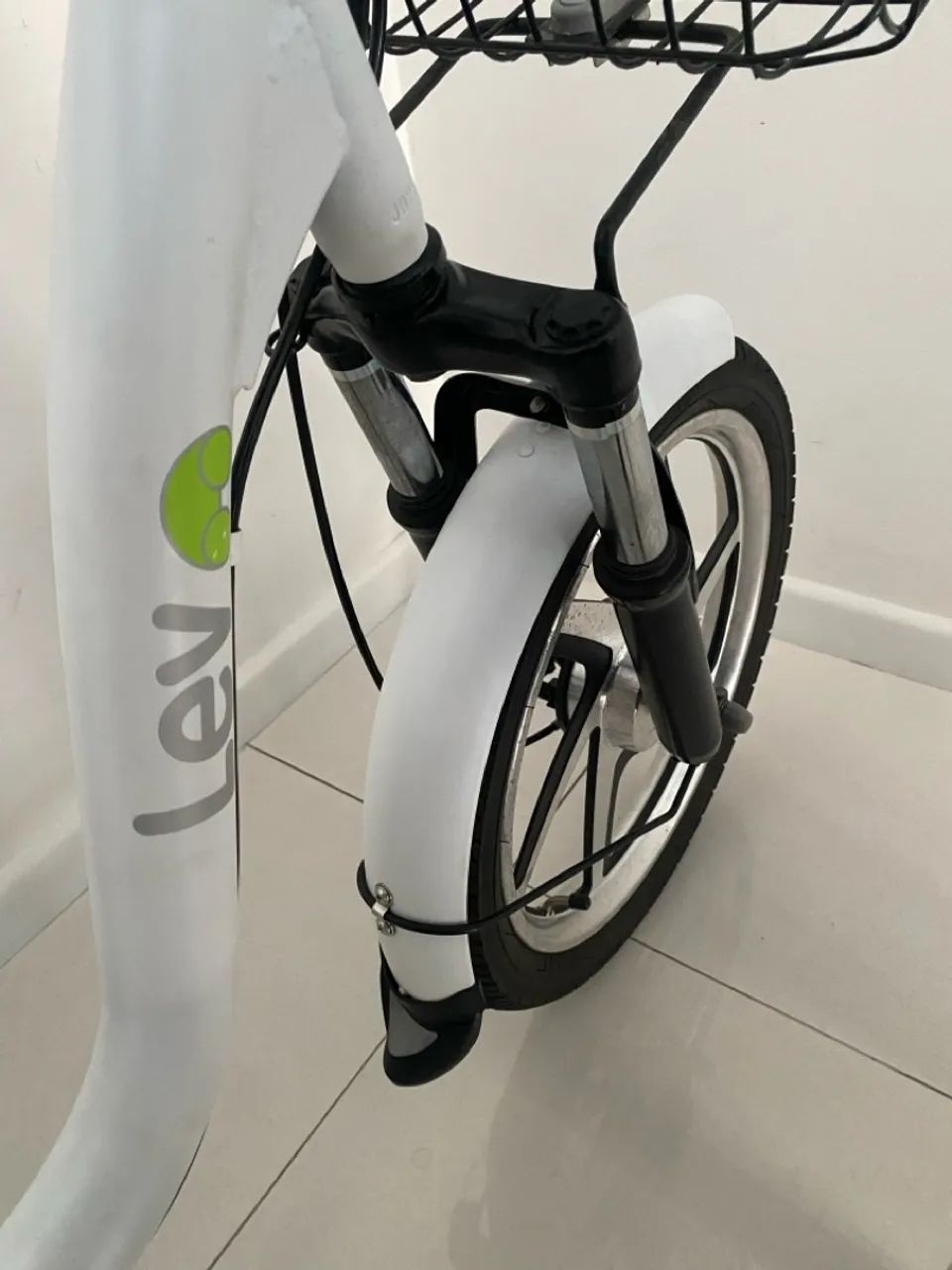 Bicicleta Elétrica LEV E-Bike Branca- nova! Sem marcas de uso!  - Foto 4
