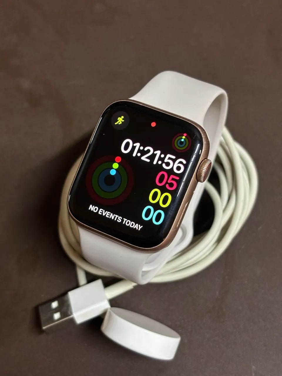 Apple Watch SE (GPS + Cellular) 44mm Dourado 2021 - Smartwatches