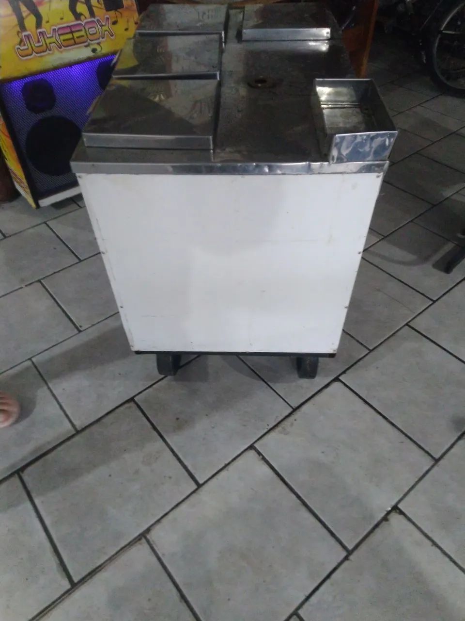 Carrinho hot dog com lugar p guarda sol - Foto 2
