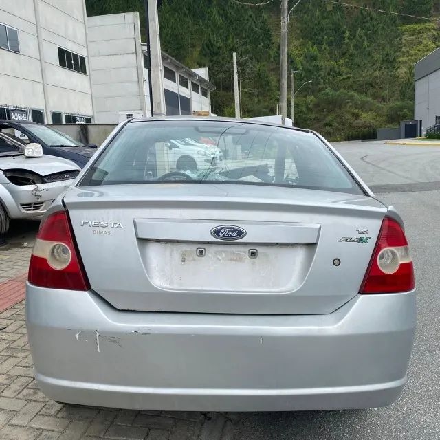 Sucata de Ford Fiesta Sedan completo com ar e dir. - Foto 3