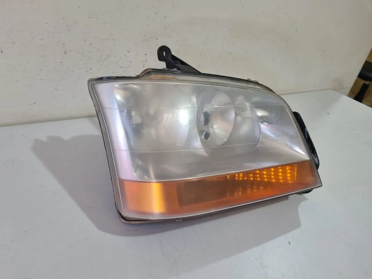 Farol direito S10 / Blazer 2001/2002/2003/2004/2005/2006/2097/2008/2009/2010/2011 - Foto 2
