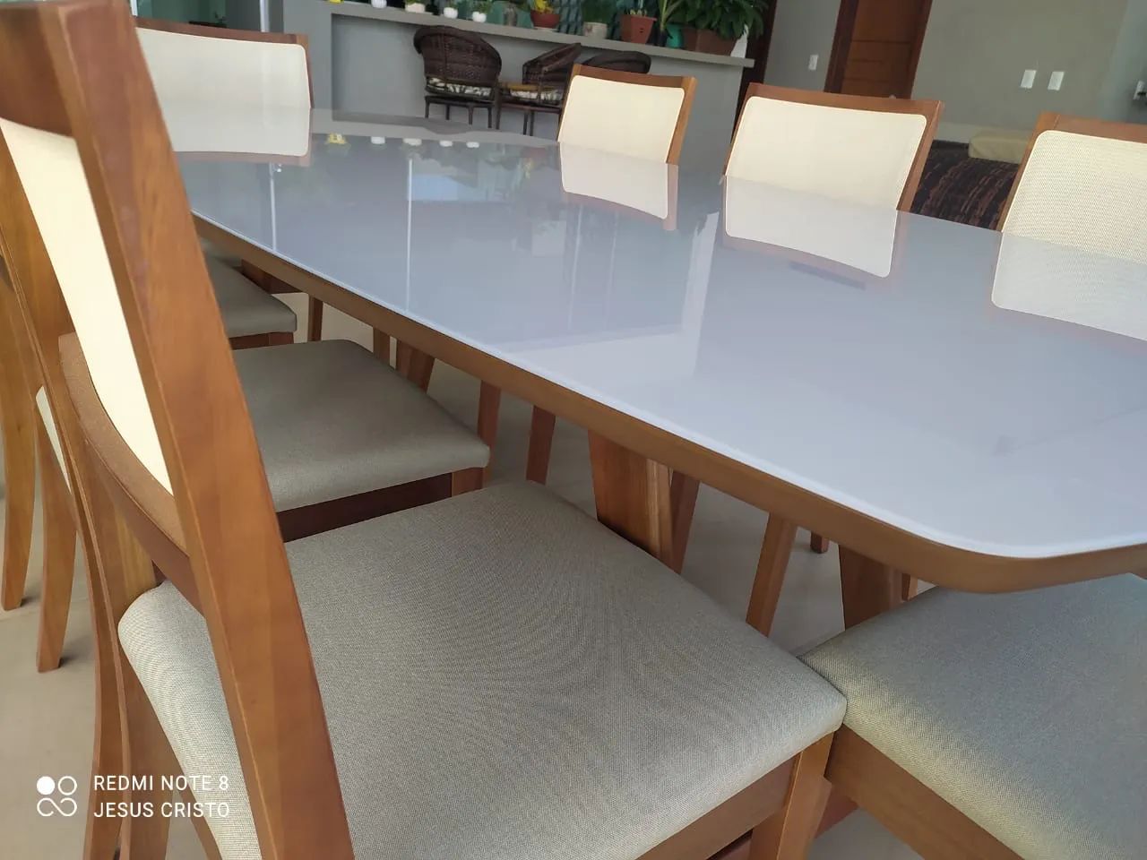Mesa de Jantar com 8 Cadeiras resistente de madeira 