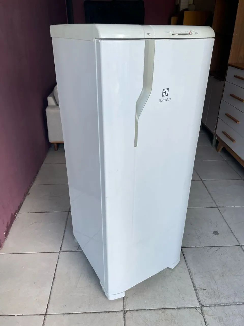 Geladeira Electrolux novinha impecável 220v posso entregar - Foto 5