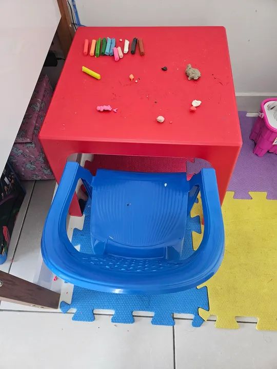 Mesa e Cadeira Infantil - Azul e Vermelho