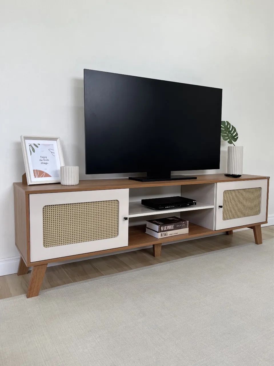 Rack Charlotte para Tv até 75 Polegadas 1,80m de Largura Produto Novo 
