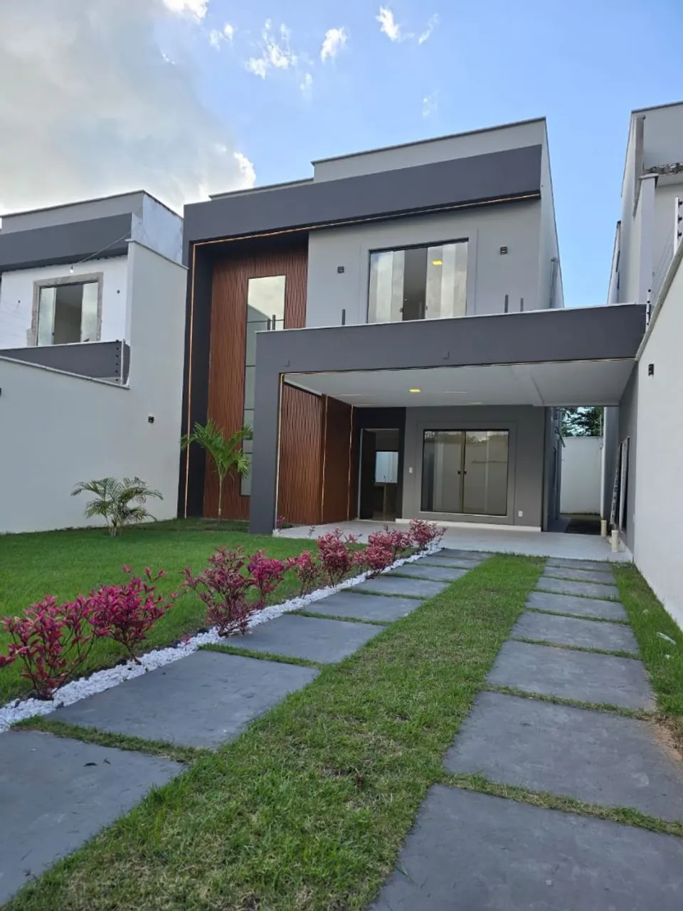 Vendo Casa com 04 suítes no Araçagy lado Praia.