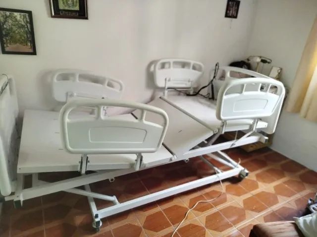 Cama hospitalar motorizada 