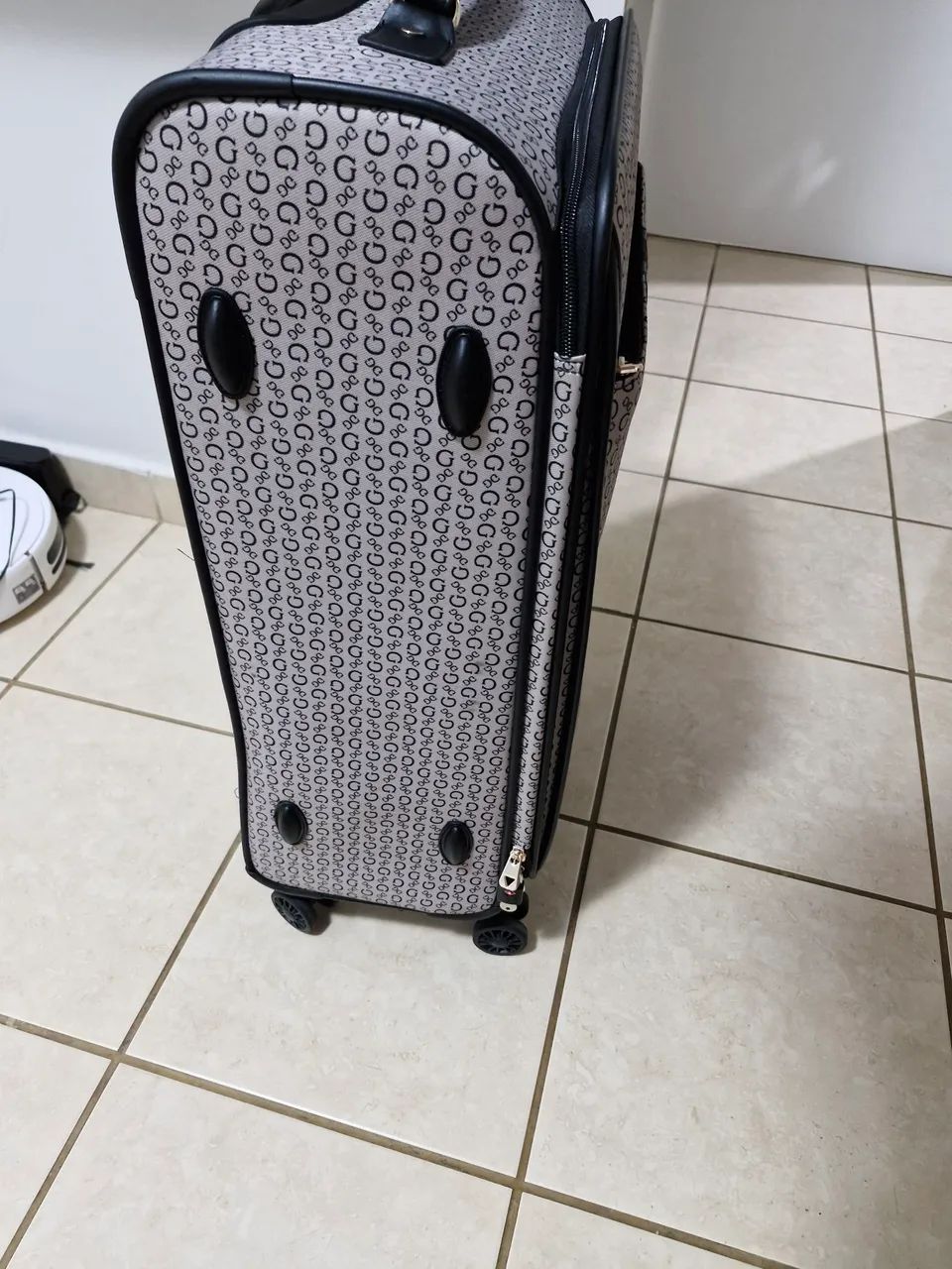 Mala De Viagem 23 Kg Guess Original Flexível Rodinhas 360º - Foto 4