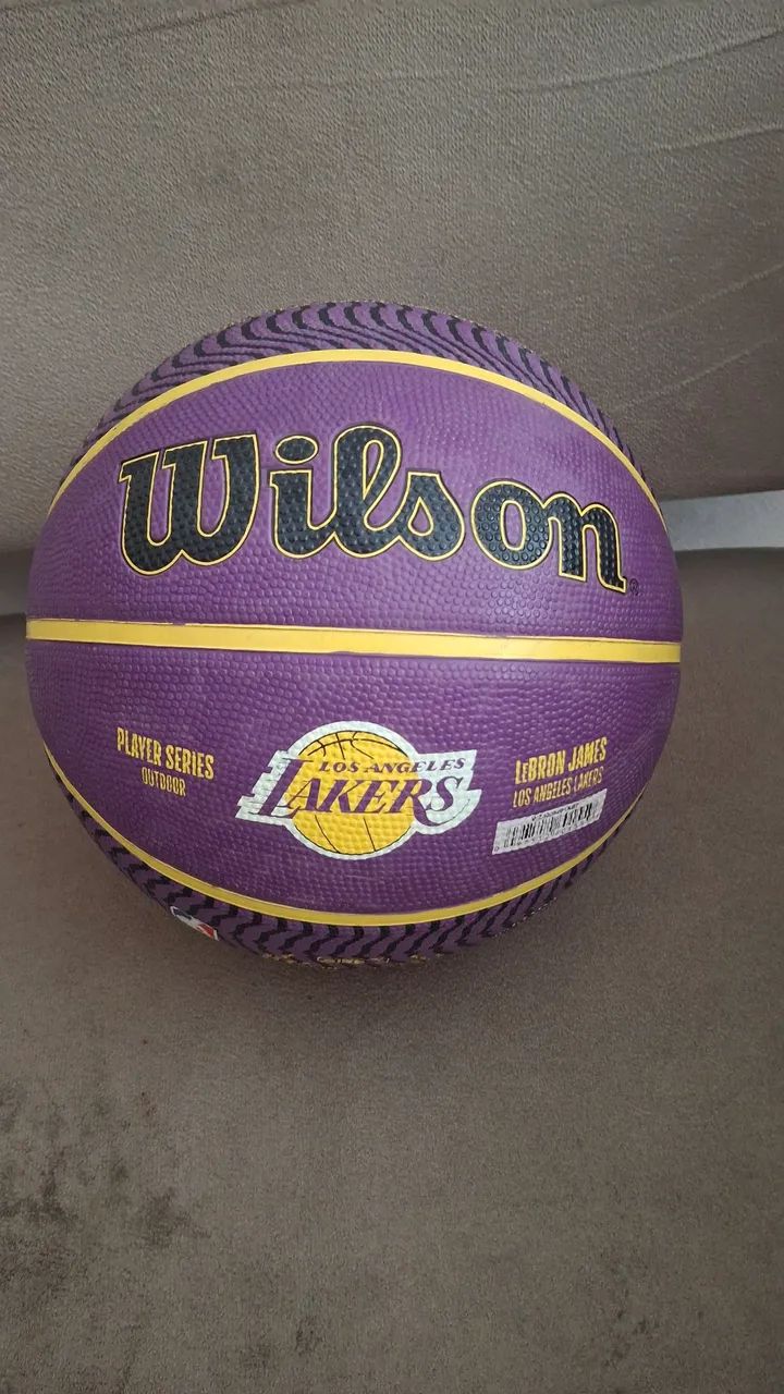 Bola de basquete LeBron James oficial 
