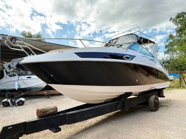 Lancha Focker 270 - Ano 2010 - Mercruiser 350MAG - 300Hp - Foto 3