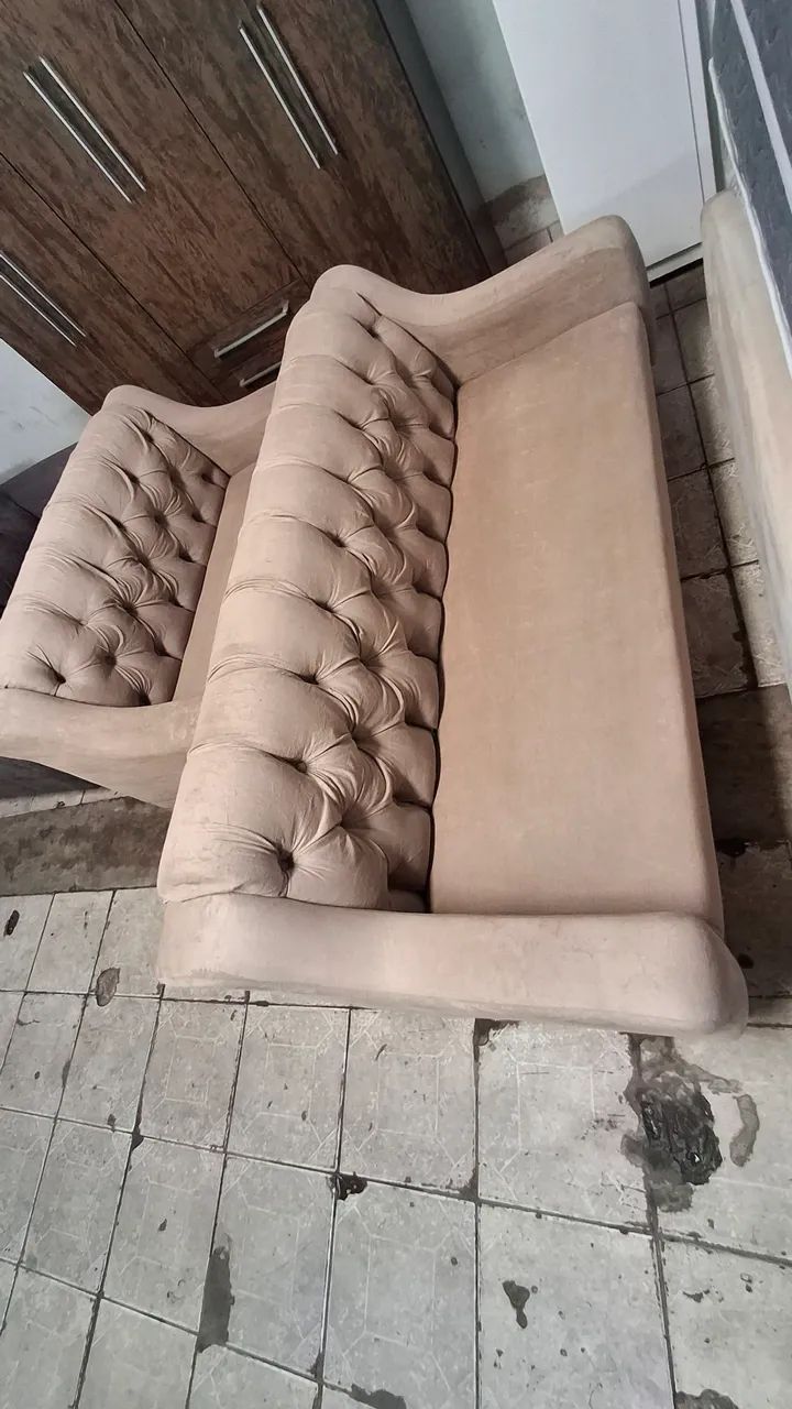 Sofá Chesterfield 2 e 3 Lugares Bege semi-novo - Foto 5