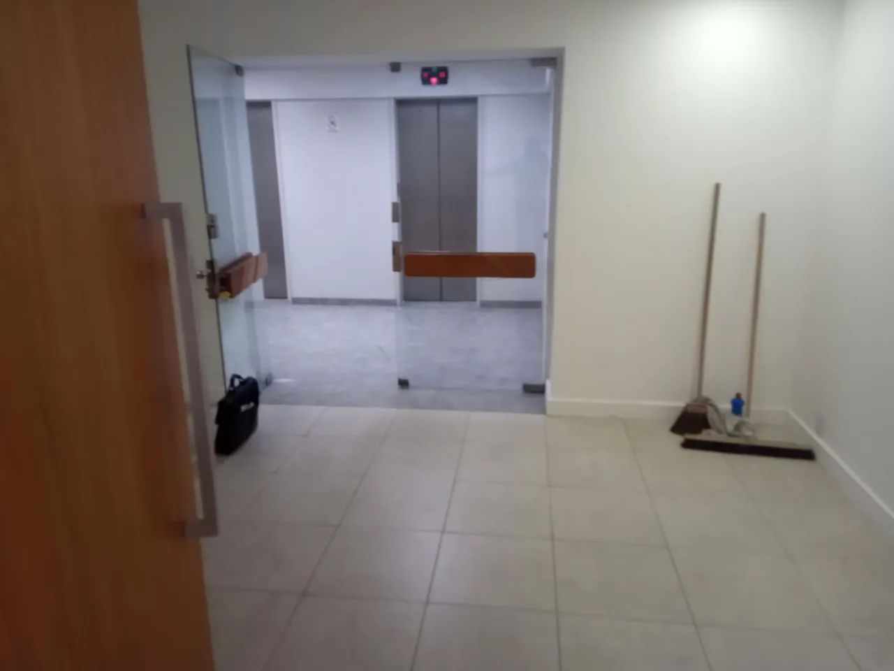Sala/Conjunto para aluguel com 220 metros quadrados em Centro - Rio de Janeiro - RJ - Foto 2