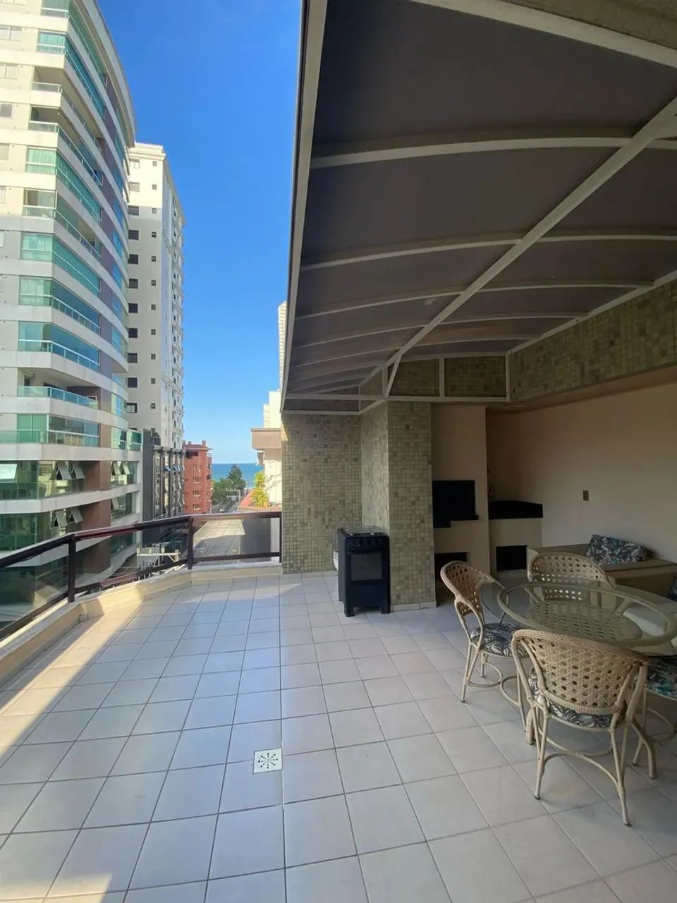 Cobertura com Vista Mar no Centro de Itapema  3 Dorms, 2 Vagas com possibilidade de Permut - Foto 2
