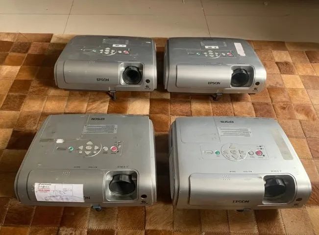 04 Projetores EPSON S4 POR R$ 250,00 !
