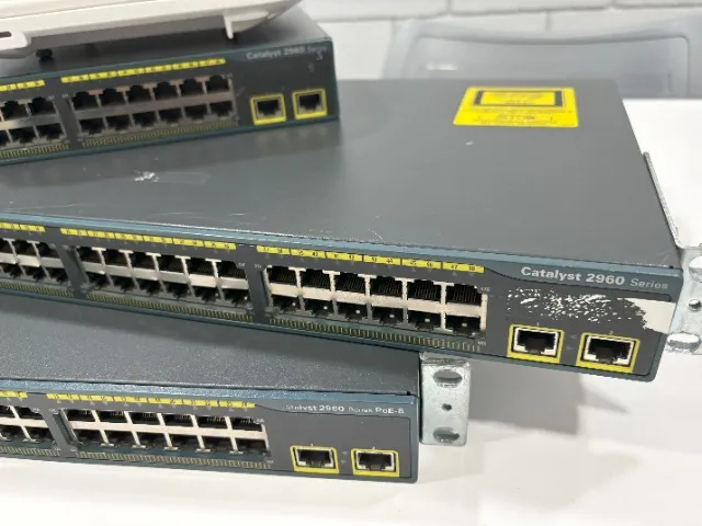 Switch Cisco 2960 48TT - usado e funcionando