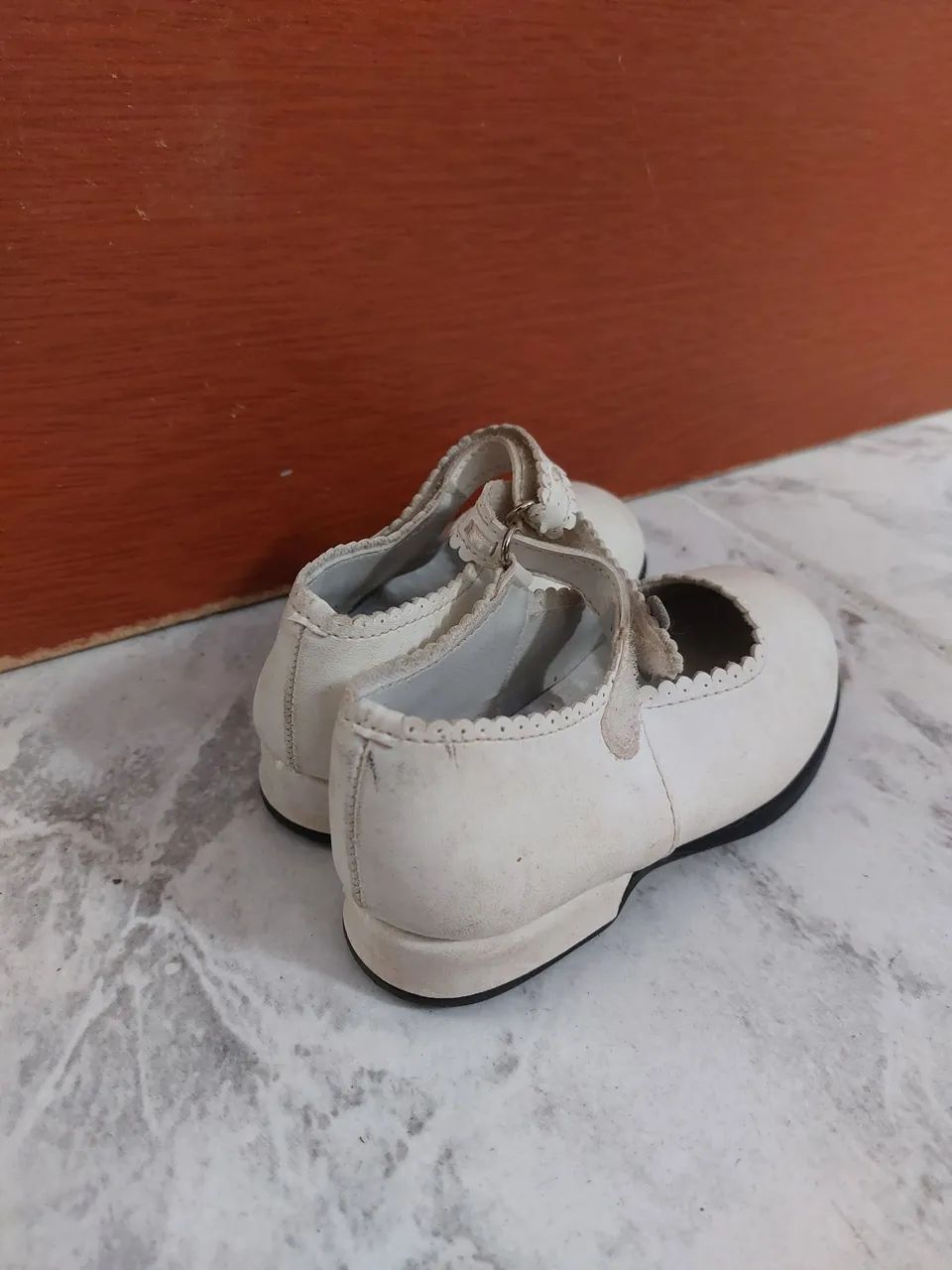 Sapatos infantis brancos - TAMANHO 23 - Foto 3