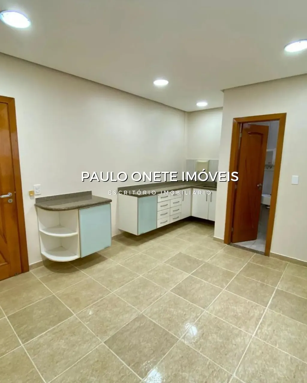 ALUGA-SE EXCELENTE SALA COMERCIAL