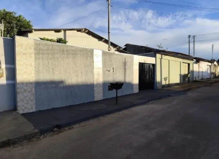 CASA DISPONÍVEL PARA VENDA