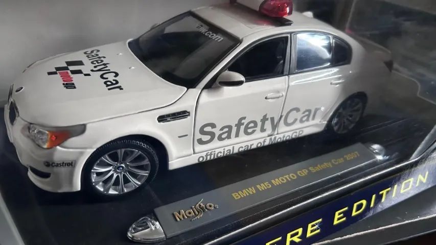 ミニカー Maisto BMW M5 Safety Car 1/18 Bmw M5 Safety Car Moto Gp 2007 Maisto 1:18 - Hobbies e coleções