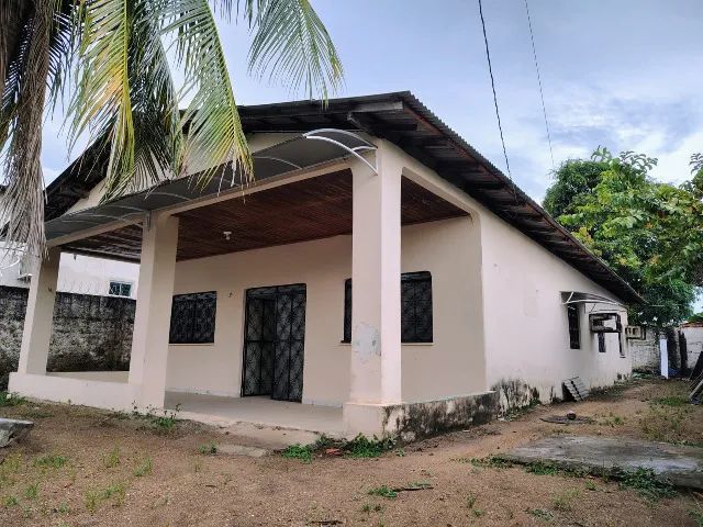 CAIMBÉ  CASA COM TRÊS QUARTOS