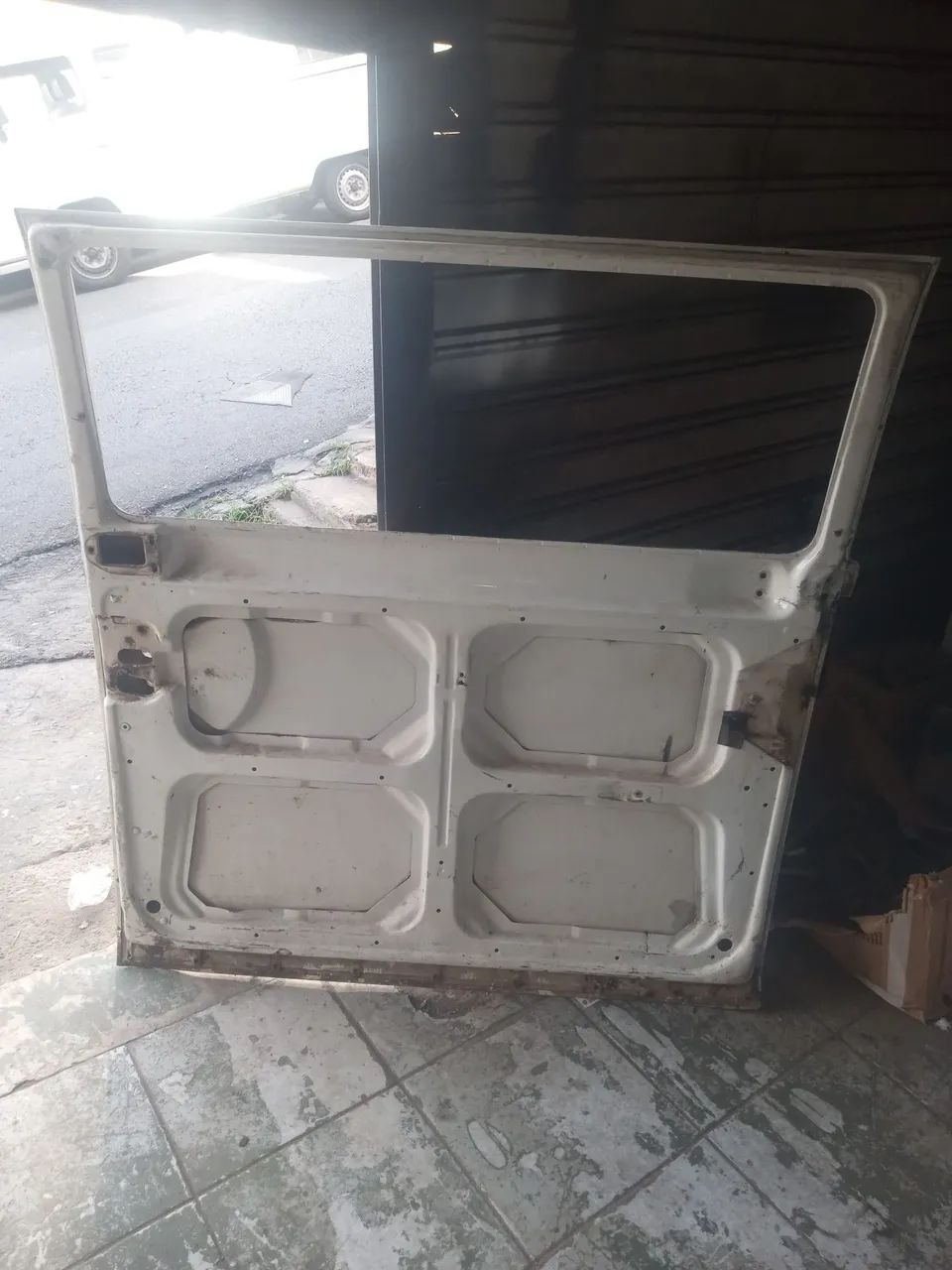 Vendo uma porta de correr de Kombi 1999 a 2014 - Foto 5