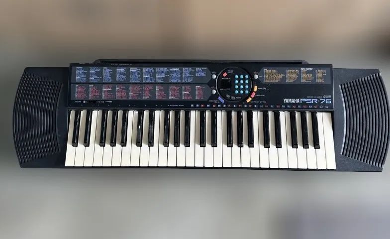 Teclado YAMAHA PSR 76