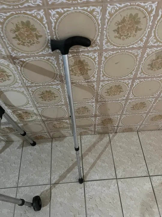 Bengala para auxiliar na caminhada