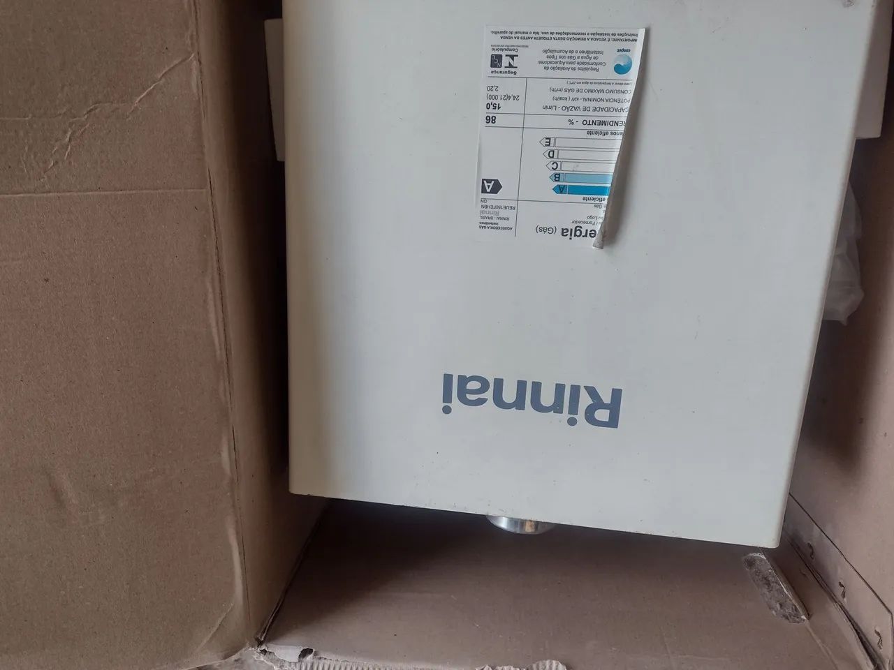 Aquecedor de agua marca  rinnai a gás 