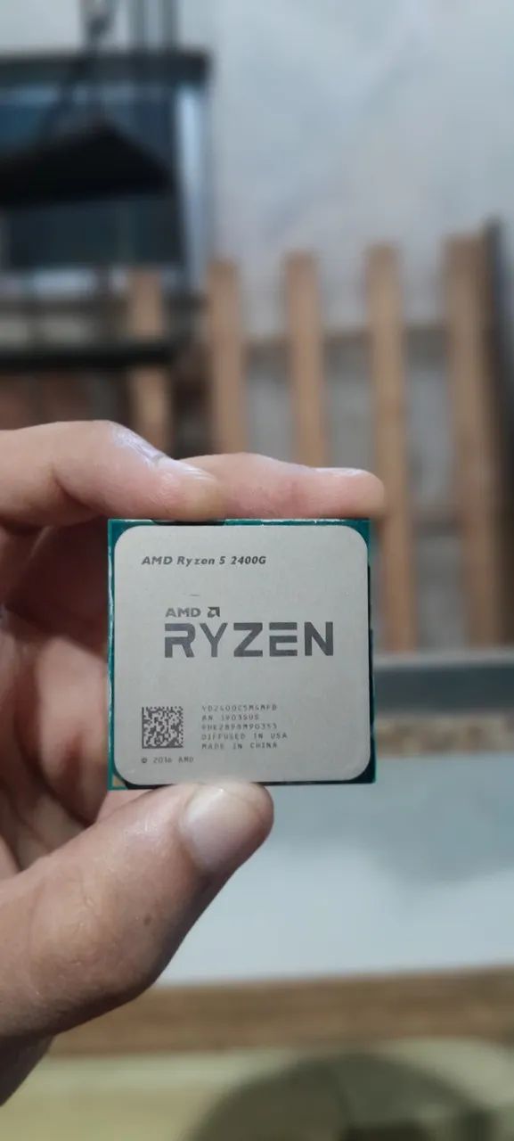 Processador Ryzen 5 2400G + Cooler Mancer RBG