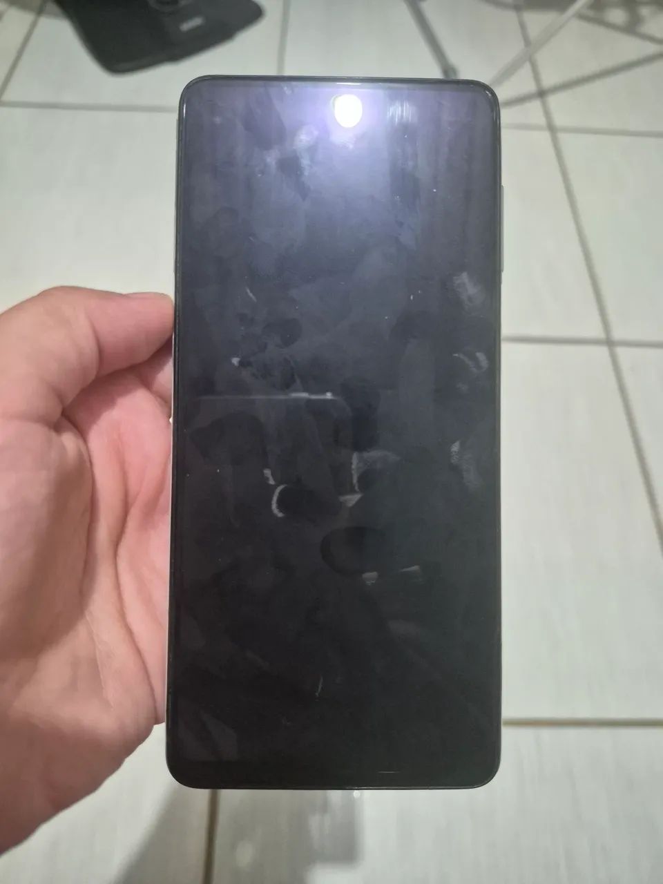 Celular M52 com fundo rachado, mas funcionando perfeitamente 