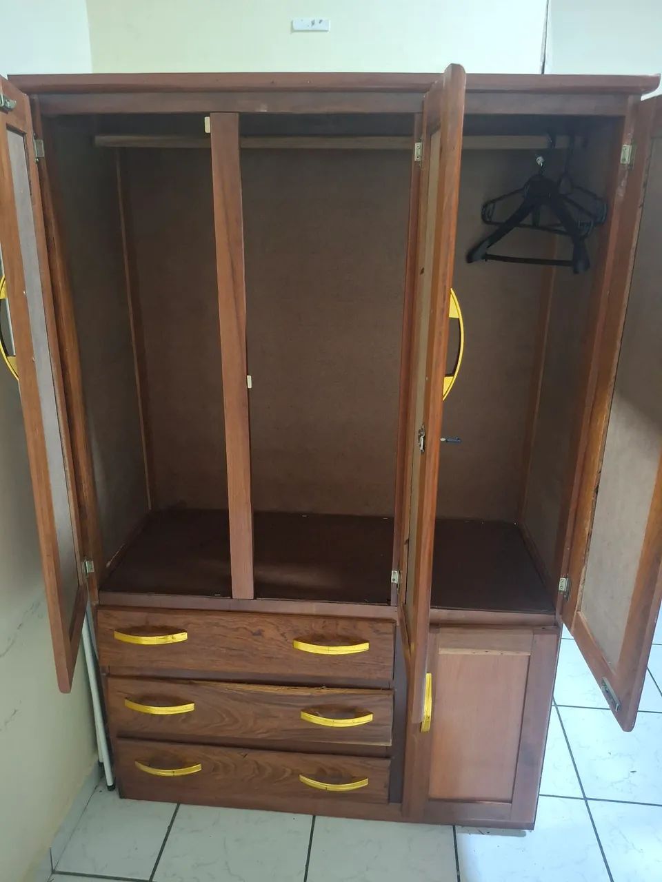 guarda roupa 3 portas - Foto 2