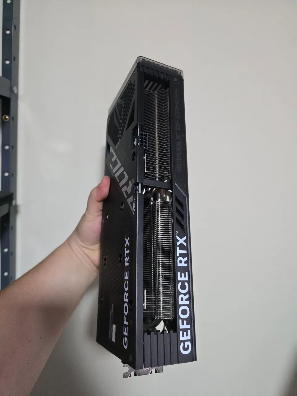 Placa de vídeo RTX 4060 TI 8GB ROG STRIX - Foto 5