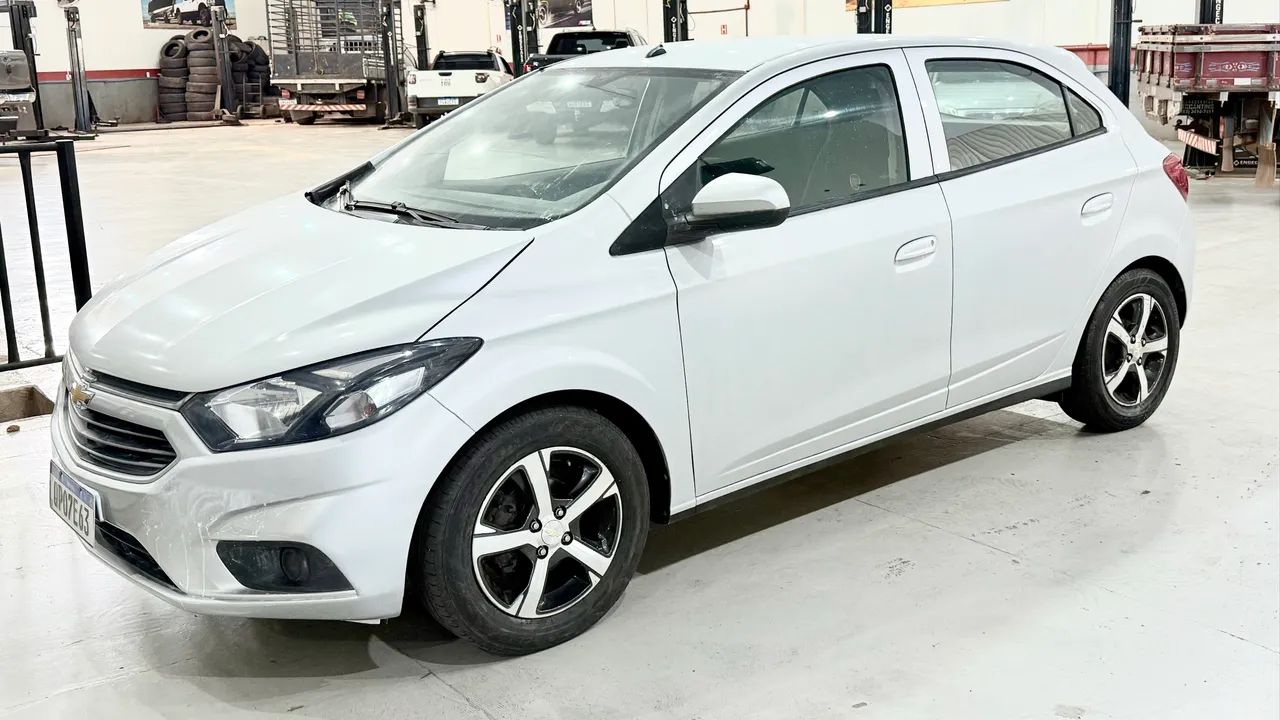 Chevrolet Onix Hatch LT 1.0 8V Flex Mec. 4P 2019 - Foto 3