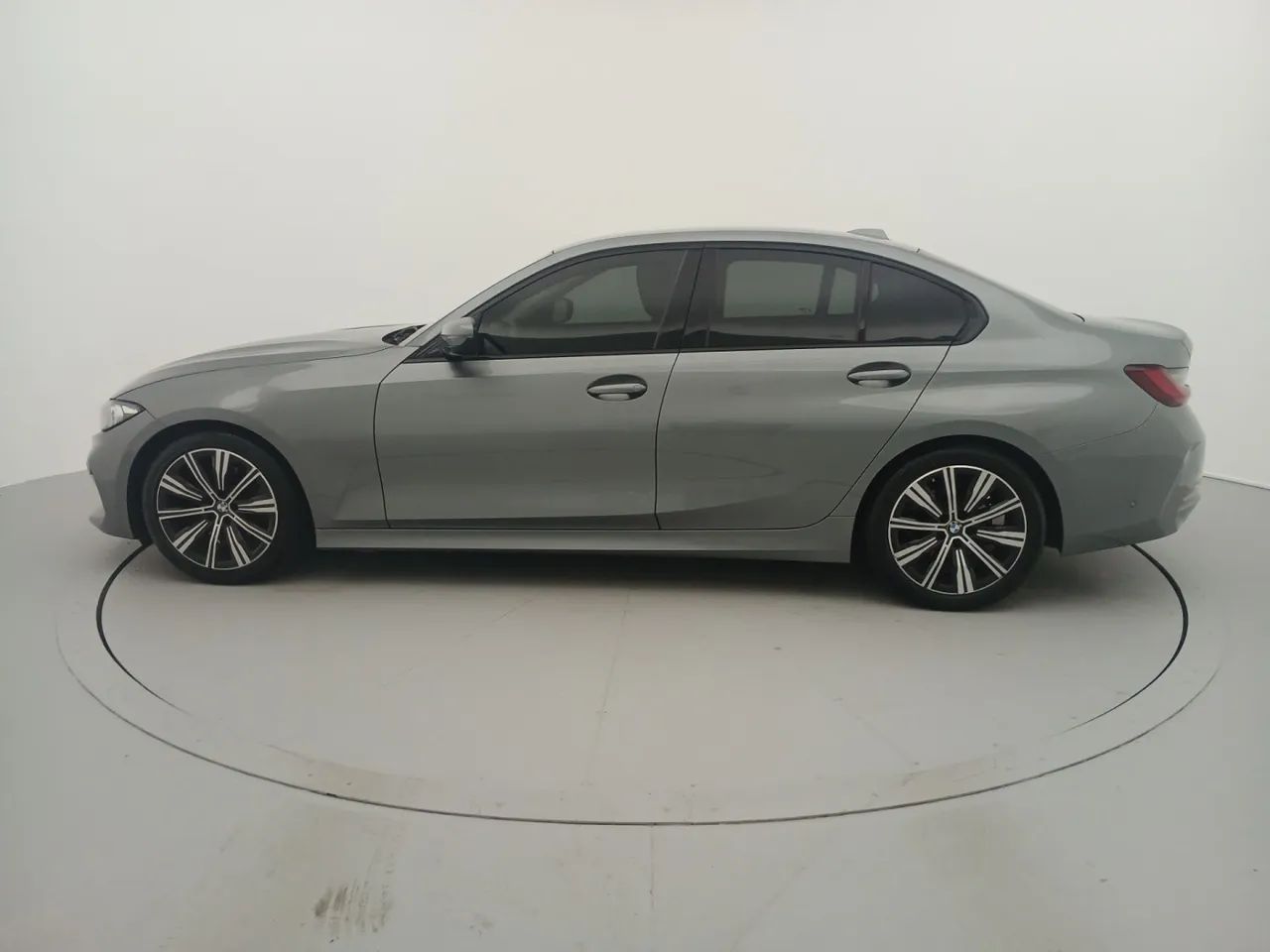 BMW Série 3 320i, foto 2 de 18