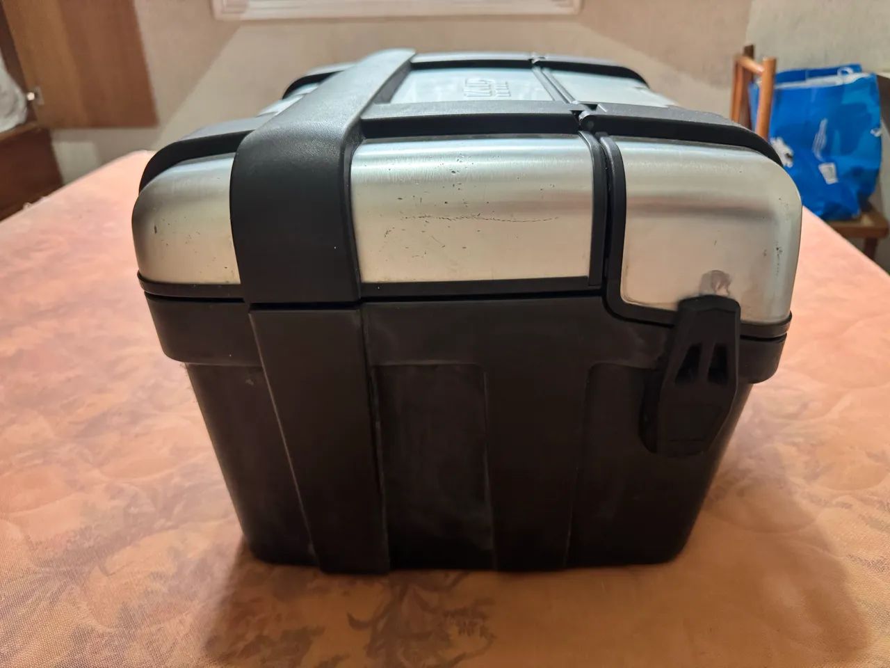 baú de motocicleta da marca Givi, modelo Trekker 33 l - Foto 2