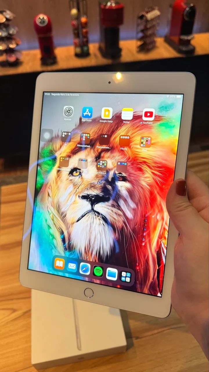 iPad 6ª Geração 32GB Wi-Fi Prateado (Silver) - Foto 2
