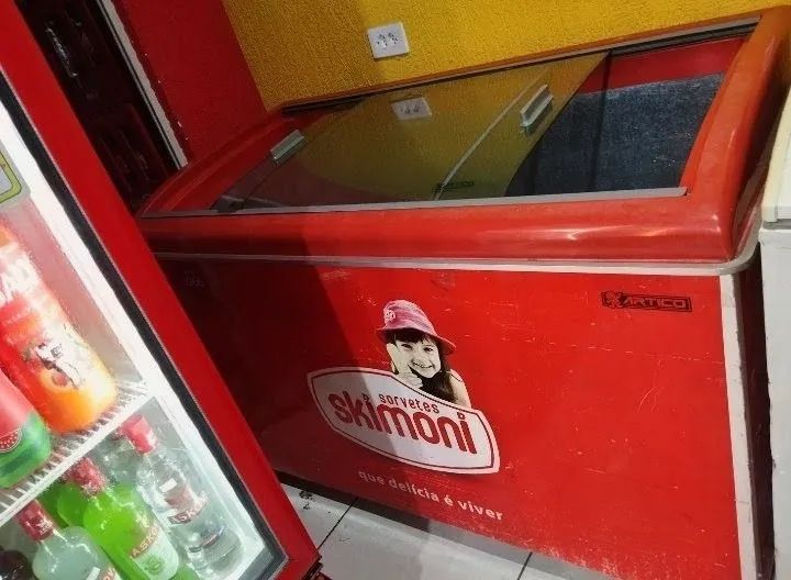 Vendo Freezer de Sorvete Skimoni