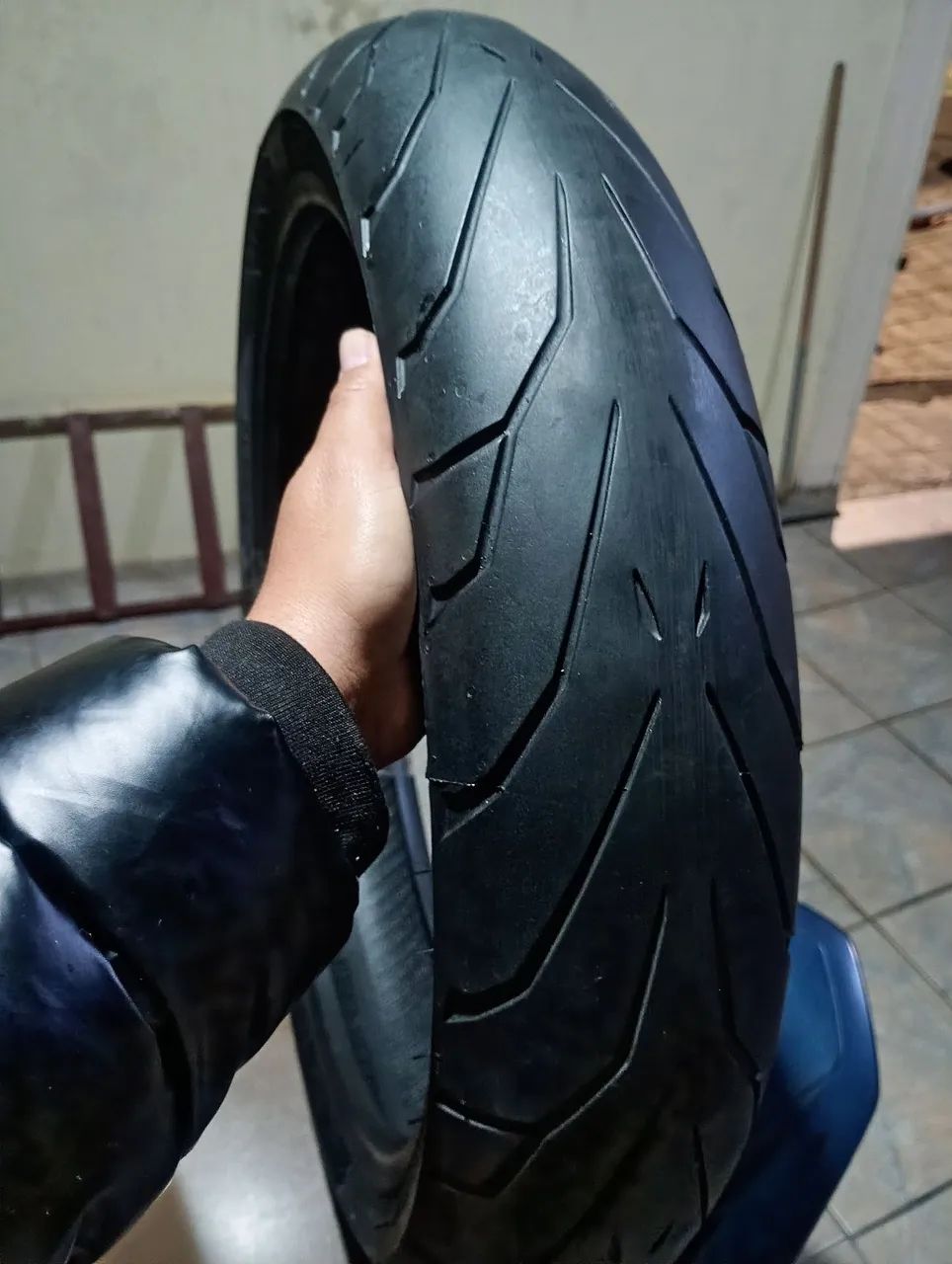 Pneu 120/70/18 - Foto 4