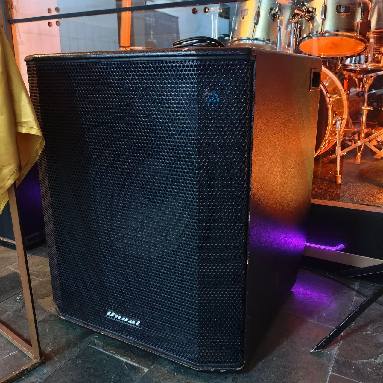 SUB ATIVO ONEAL 18 POLEGADAS..1000WATTS
